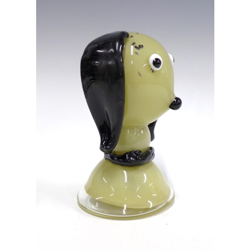 130 - Art Glass Snoopy style dog with black ears and collar, unsigned, 10 x 18cm.