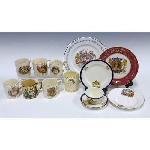 135 - Queen Elizabeth II Royal Commemorative china to include a Charles and Diana plate and King George VI... 