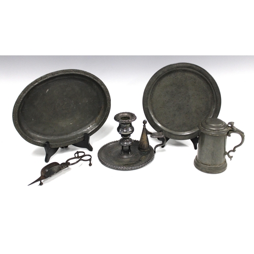 392 - Collection of antique and later pewter to include a chamber candlestick, candle snuffers, tankard an... 