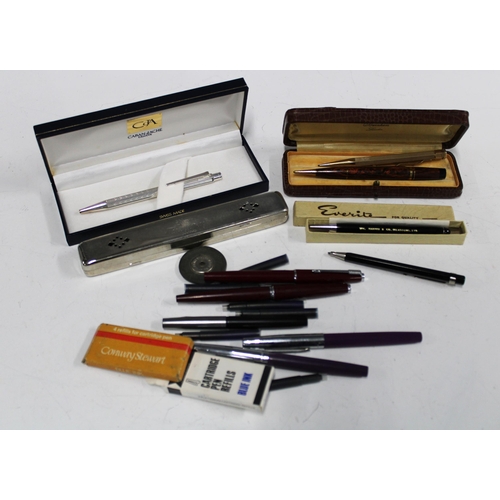 428 - Various vintage fountain pens and a propelling pencil, (a lot)