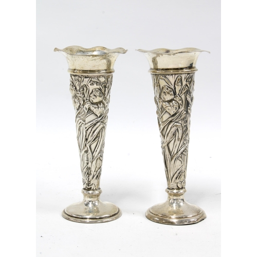 14 - A pair of Art Nouveau silver vases by William Comyns, London 1906, 13.5cm (2)