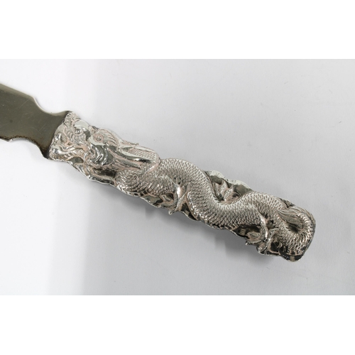 28 - Chinese Export silver fish knife by Wang Hing with dragon handle and shaped blade, stamped WH 90, 23... 