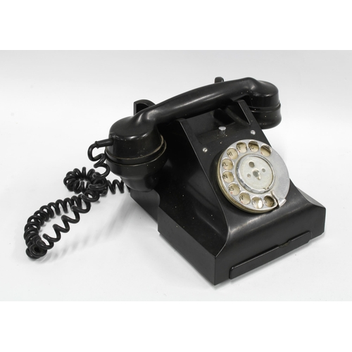 342 - Vintage GPO black Bakelite telephone, 25 x 19cm.