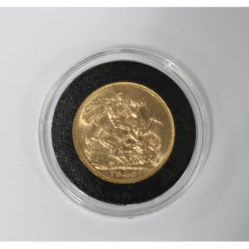 38 - Queen Victoria gold sovereign, 1900, plastic case