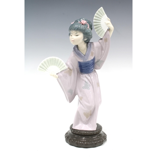 74 - Lladro Madame Butterfly figure, No.4991, 30cm.