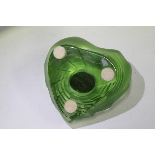 81 - Lalique green frosted glass clock, ribbed heart shape with a Quartz movement, 8cm.