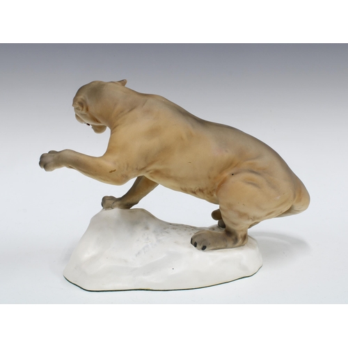 114 - Beswick puma, in a matt glaze, model No. 1702, 21 x 32cm