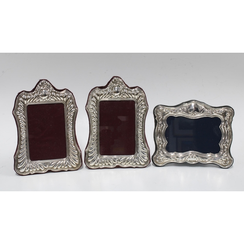 65A - Three silver photograph frames and three silver plates frames, various sizes and pattern (6)