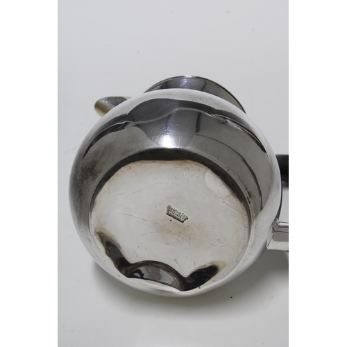 62 - George V silver hot milk pot, Edinburgh 1916, 12cm