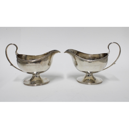 73 - A pair of George V silver sauce boats, Birmingham 1934, 13 x 17cm (2)