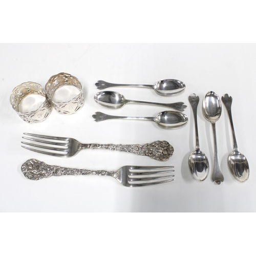 76 - Edwardian set of six silver teaspoons, Sheffield 1910, two Victorian silver napkin rings and two ste... 