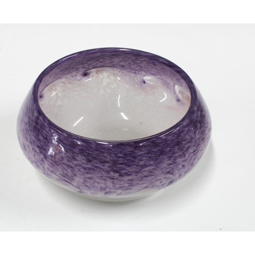 142 - Vasart Scottish art glass bowl, 21 x 10cm.