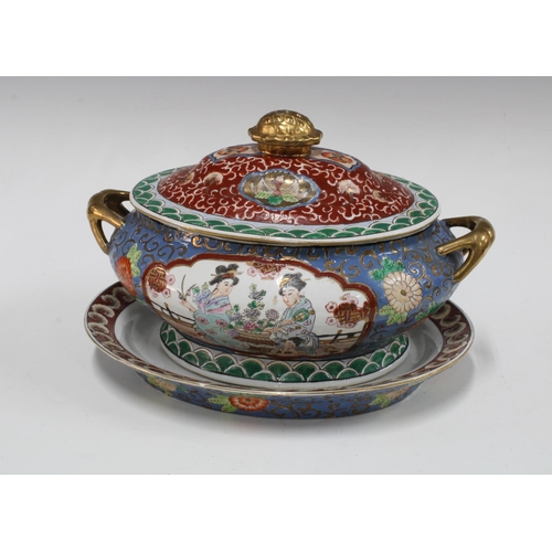 330 - Chinoiserie tureen, cover and oval plate 30cm wide