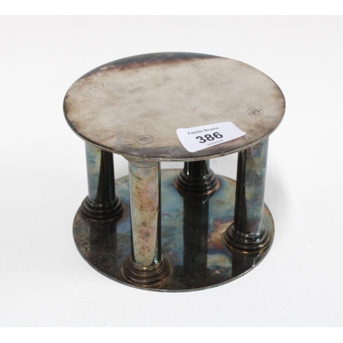 386 - Epns cake stand on four columns, 10 x 14cm