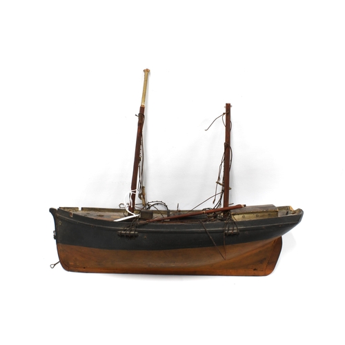 460 - Early 20th century model boat, 45 x 13cm.