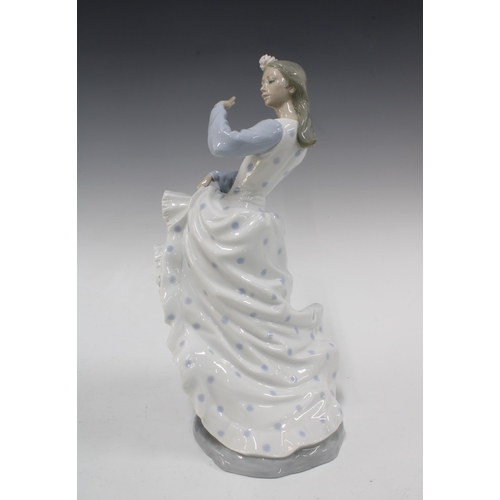 122 - Nao by Lladro Daisa Spanish Dancer figure, 19 x 34cm.