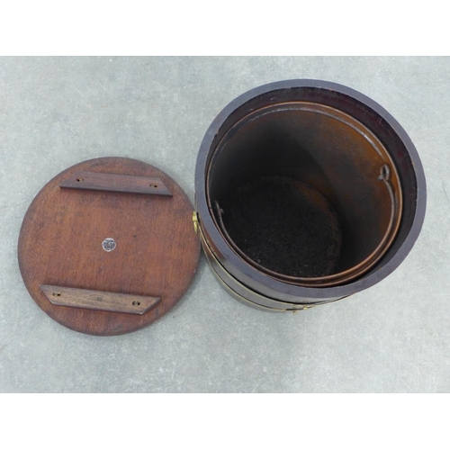 237 - Reproduction mahogany and brass mounted peat bucket, with metal liner 39 x 37cm.