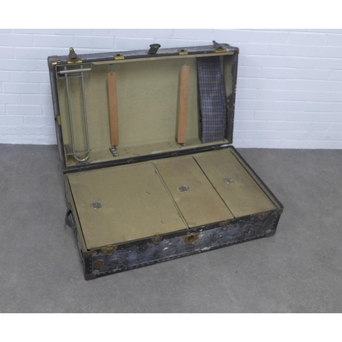 279 - Vintage travel trunk with fitted interior, 103 x 37 x 58cm.