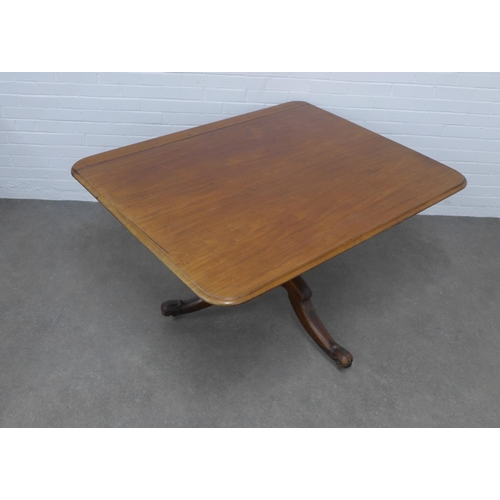 281 - Mahogany pedestal table, 138 x 75 x 112cm.