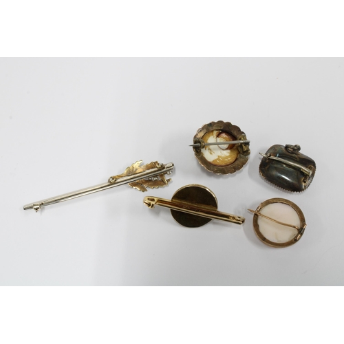 42 - Five various brooches to include a 9ct brooch with turquoise, seed pearl mourning brooch with hair l... 