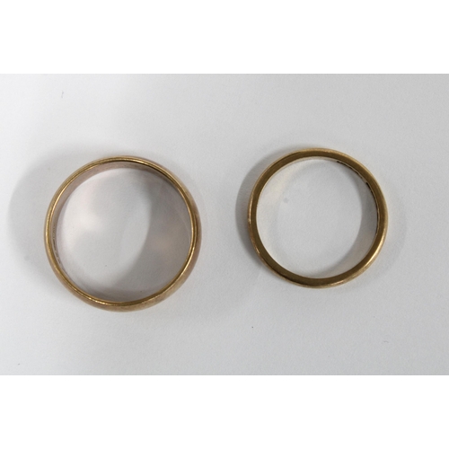 51 - Two 9ct gold wedding bands, size M and R (2)