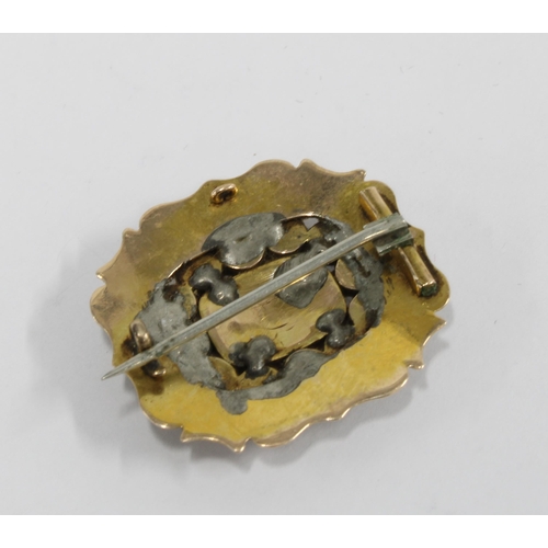 67 - Victorian yellow metal brooch with garnets , (a/f)