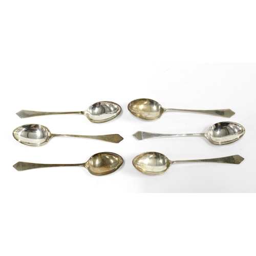 69 - Set of six silver teaspoons, Edinburgh 1958 (6)