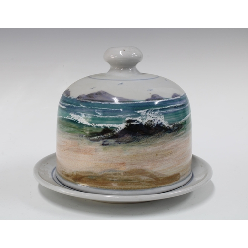 92 - Highland stoneware cheese dome and cover, 22cm.