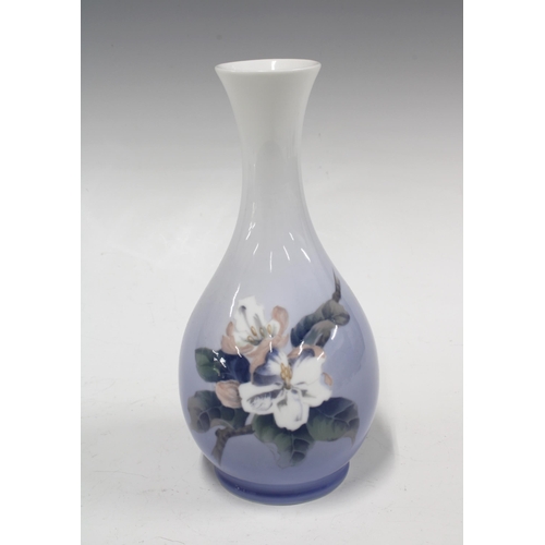 127 - Royal Copenhagen vase, pattern LAX 5351, 11 x 22cm.