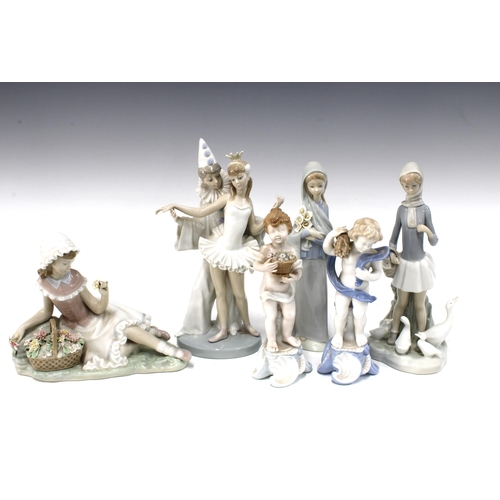 138 - Lladro porcelain figures and a Portuguese figure (6)