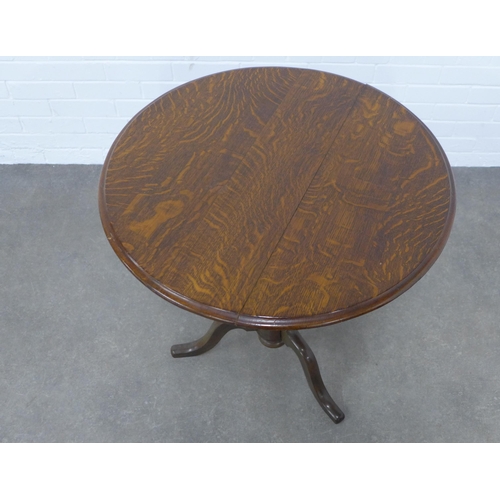 205 - Mahogany and oak circular tripod occasional  table, on a baluster column with splayed legs, 72 x 75c... 