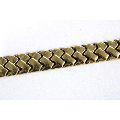 21 - 9ct gold bracelet, weave linked, stamped 9k