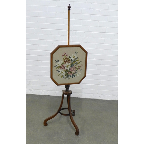 227 - 19th century mahogany pole screen, 134 x 39cm.