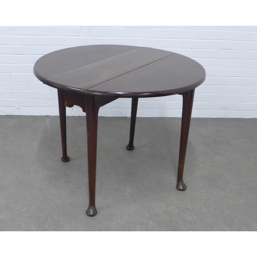 238 - Mahogany drop leaf table, on tapering legs with pad feet, 93 x 74cm.