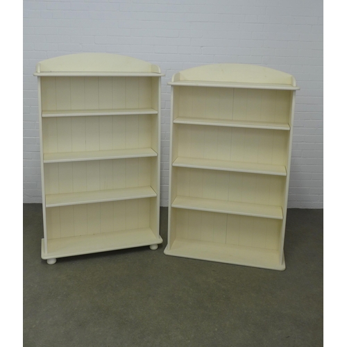 263 - A pair of modern white open bookcases (2) 90 x 150 x 30cm.