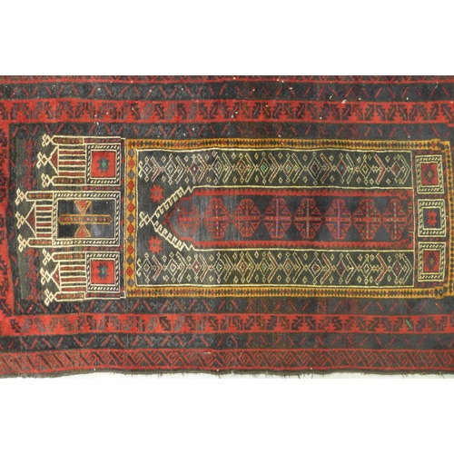 280 - Persian prayer rug with red field, 140 x 85cm.