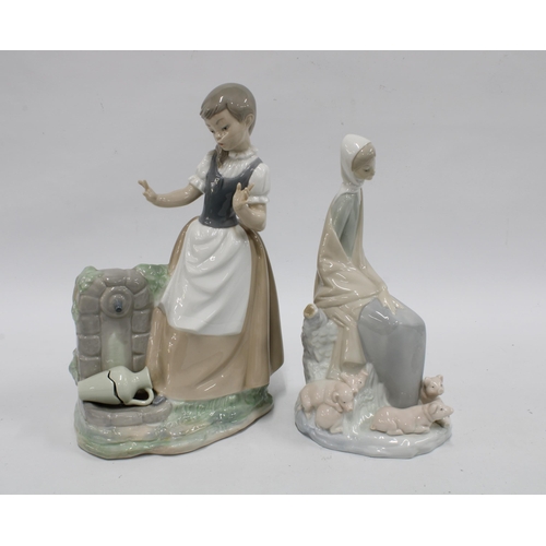 340 - Two Nao Spanish porcelain figures (2)