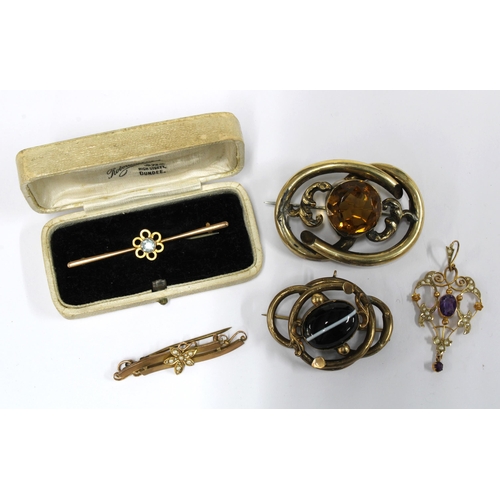 6 - Two 9ct gold bar brooches, a 9ct gold amethyst and seed pearl pendant and two other brooches (5)