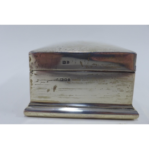 99 - George V silver table cigarette box, London 1923, 15 x 10cm