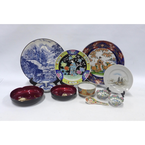 384 - Japanese chargers, lacquered dishes, blue and white eggcup, rice bowl, etc (11)