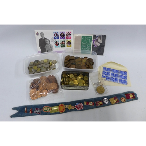 408 - WWI medals, mixed pre decimal coins and a collection of Soviet badges etc (a lot)