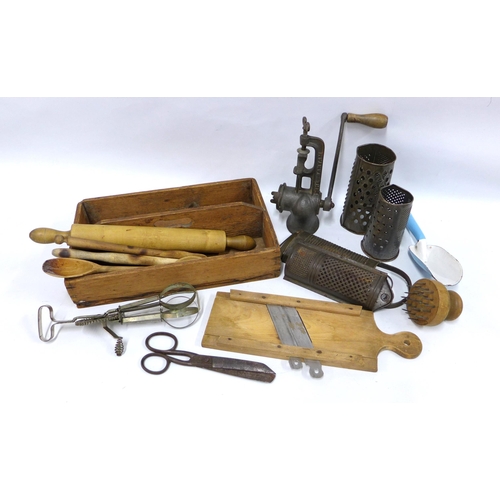 387 - Quantity of vintage kitchenalia, including a cutlery tray, graters, grinder, scissors, hand whisk et... 