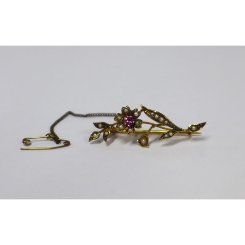 59 - Early 20th century 9ct gold seed pearl brooch