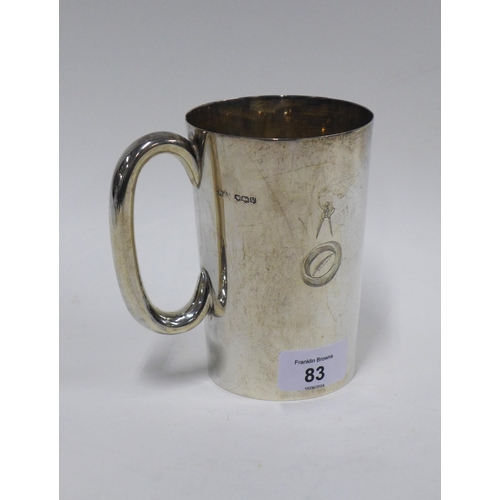 83 - Sheffield silver tankard with engraved motifs, 13cm