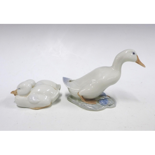 103 - Two Royal Copenhagen geese, model numbers 1192 & 915, taller 10cm (2)