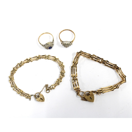 17 - Two 9ct gold gate link bracelets and two 9ct gold gemset dress rings (one a/f) (4)