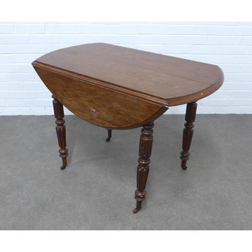 204 - Late 19th / early 20th century oak drop leaf table with two leafs, on flute legs,  100 x 70 x 100cm.