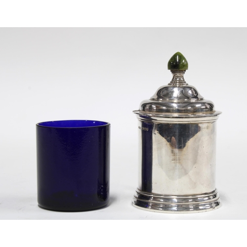 62 - Royal Irish silver mustard pot, Dublin 1967, green marbled finial and blue glass liner, 10cm