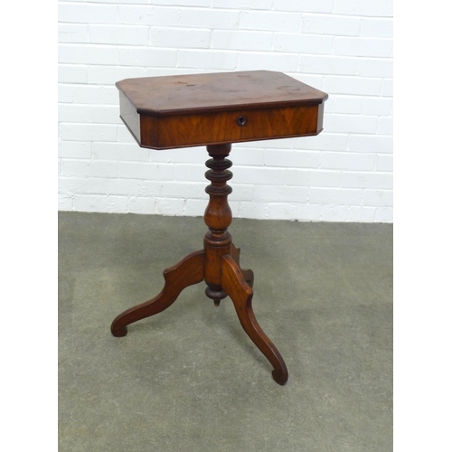 525 - 19th century mahogany pedestal works table, 47 x 72 x 36cm.