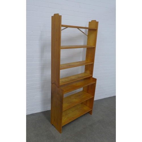 526 - Pine open bookcase, 82 x 183 x 31cm.